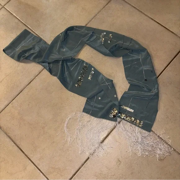 Banana Republic Silk Fringe Scarf
Sequence Wrap Blue Gray 82 inches - Picture 2 of 3